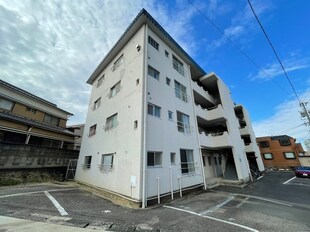 平和第二マンションの物件外観写真